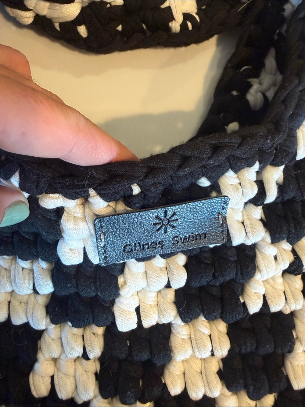 Günes Swim Black & White Knit Sweater Bag